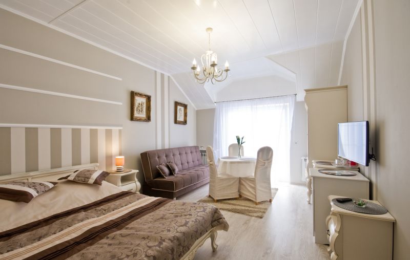 Elegant Bedroom Finish